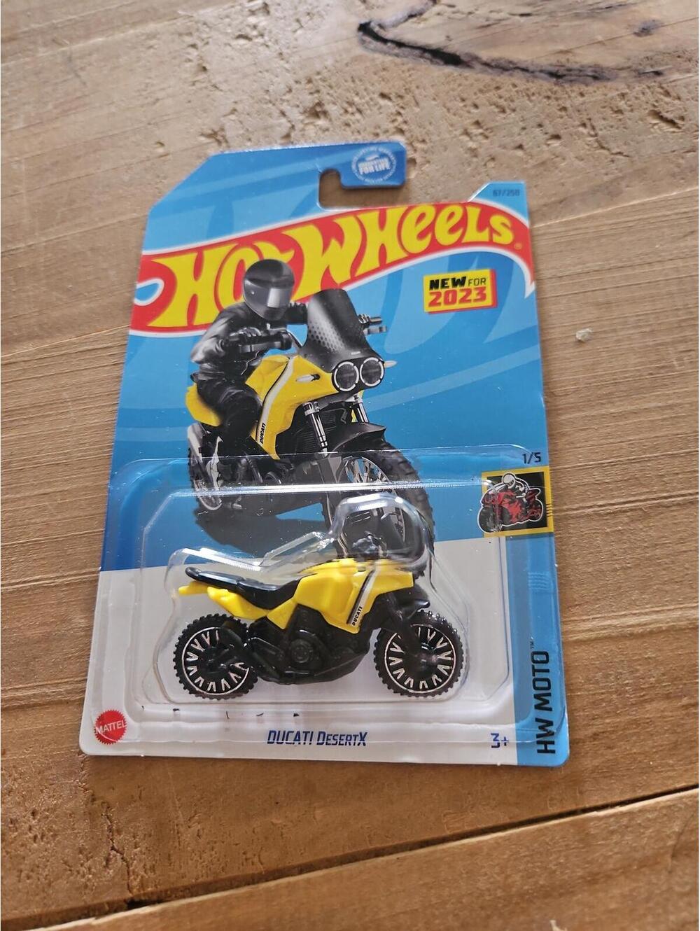 Hot wheels Ducati desertx hw moto series 1 of 5
